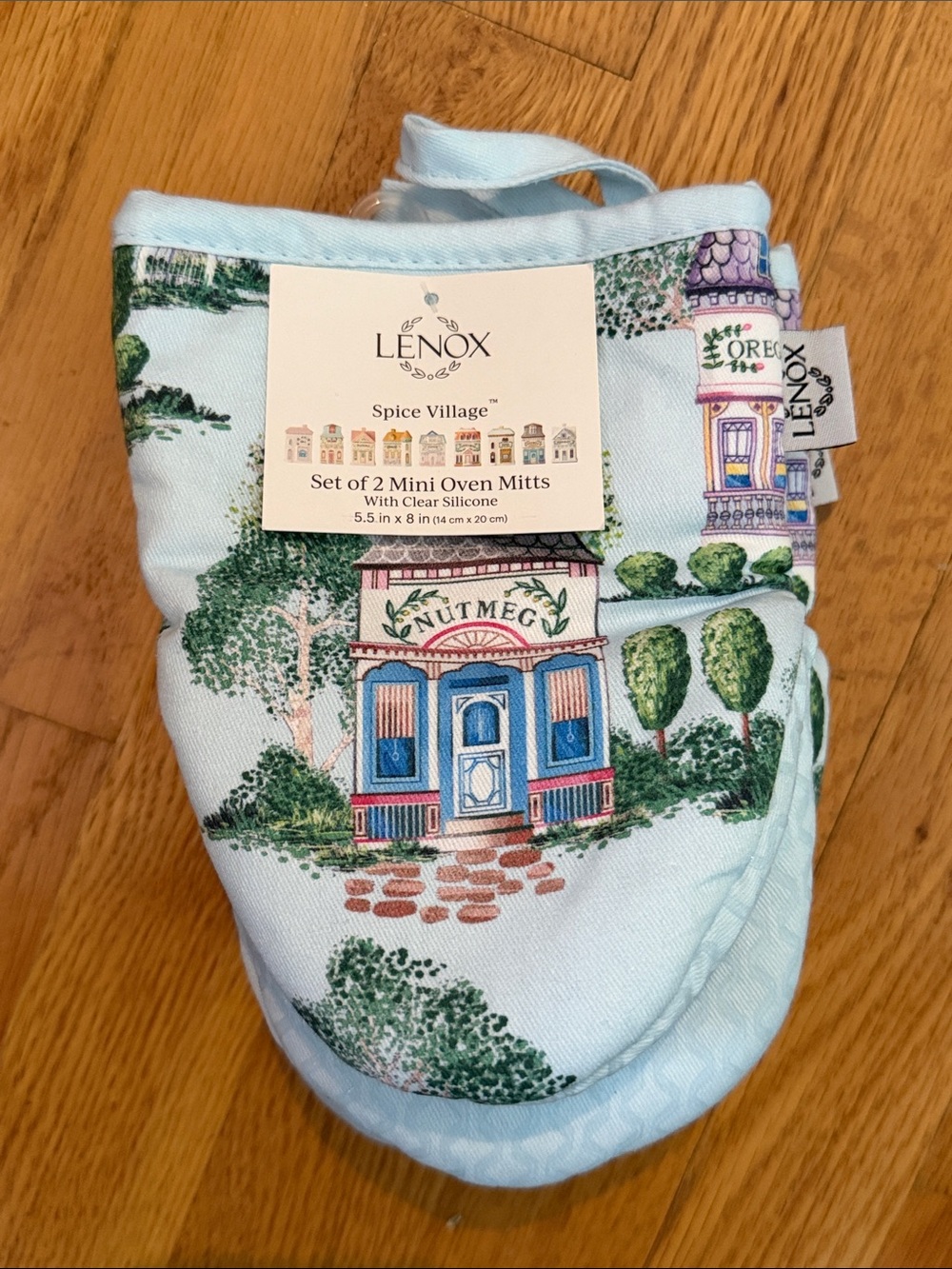 Lenox Spice Village Oven Mitts